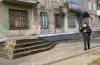вимагав гроші у матері