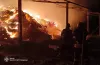 На Дніпропетровщині через ворожу атаку загорівся сінник із соломою