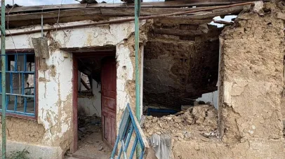 Поранено жінку з немовлям: ворог поцілив у житловий будинок на Нікопольщині
