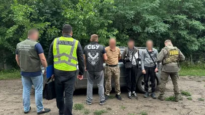 дав хабара прикордоннику, щоб виїхати у Молдову
