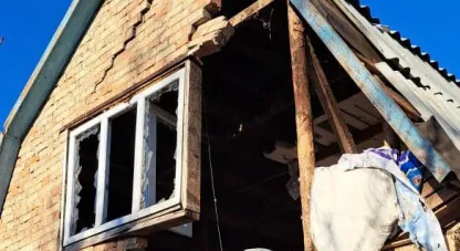 понівечені будинки