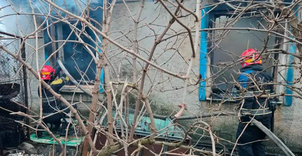 На Криворіжжі під час пожежі в житловому будинку загинули чоловік і жінка