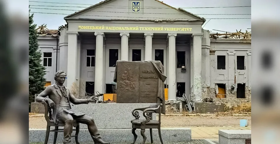 Евакуація, пам'ятник