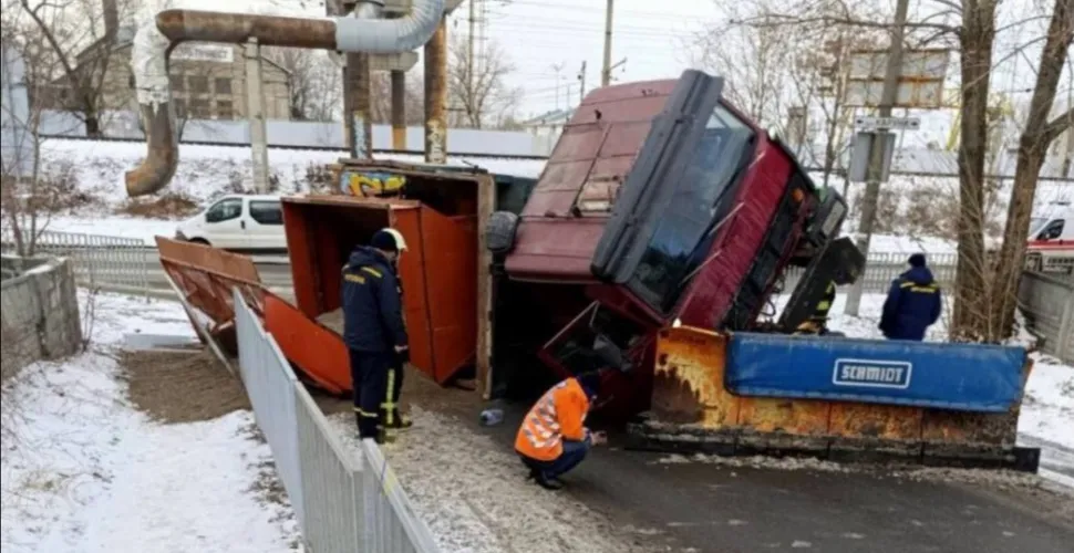 Пісок, перекидання фури