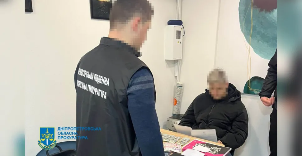 підробка документів, тримання під вартою, слідство