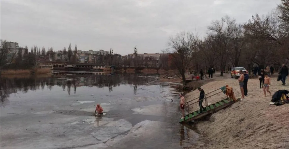 Водохреща, купання