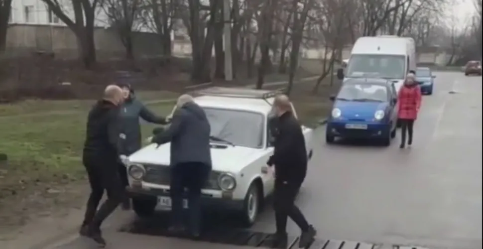 Побили літнього чоловіка на дорозі в Кам'янському: поліція відкрила кримінальне провадження