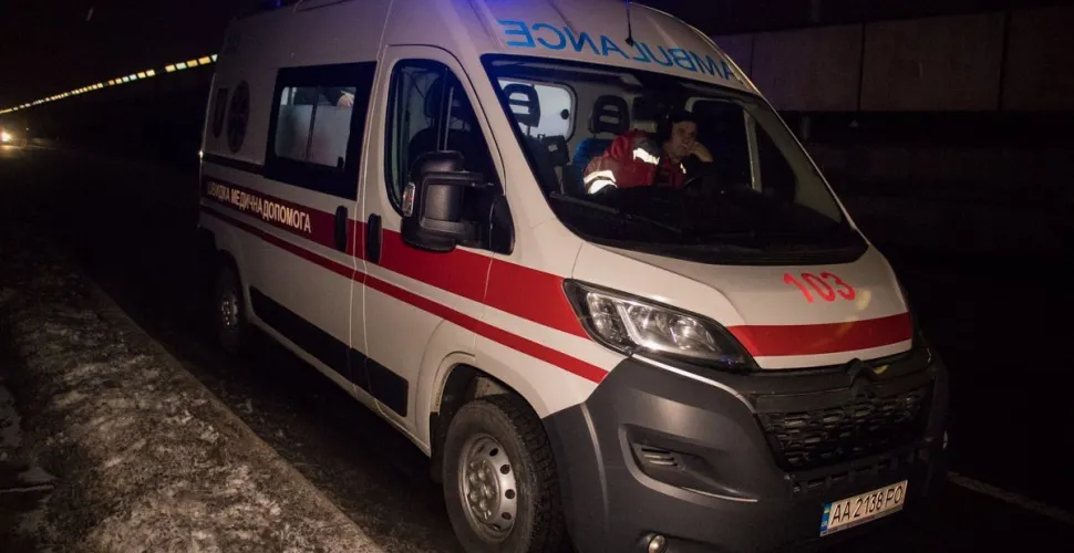 побили на подвірʼї