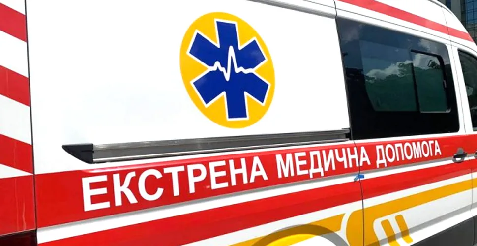 чоловік порізав дружину