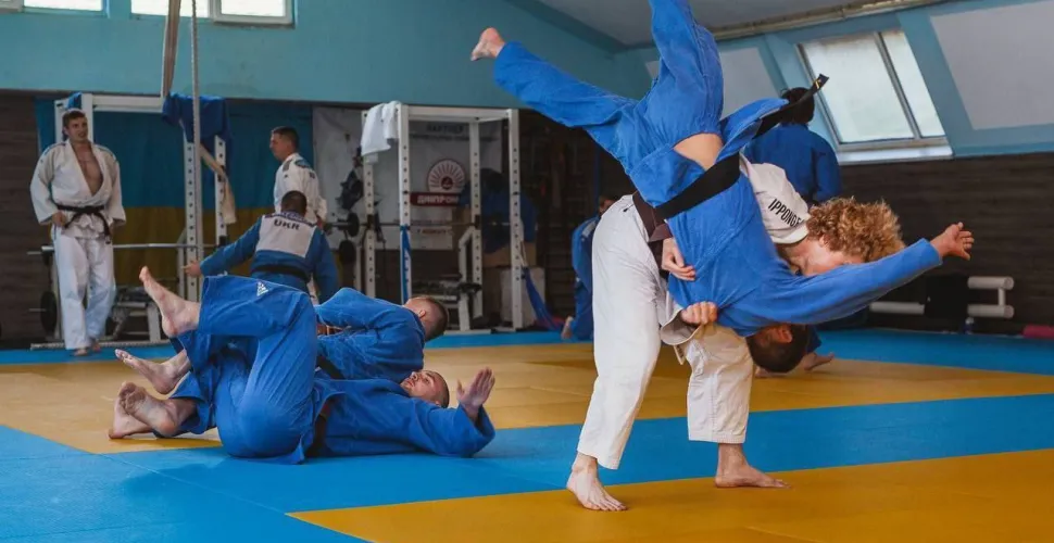 лідери, трійка, спортивна школа, змагання