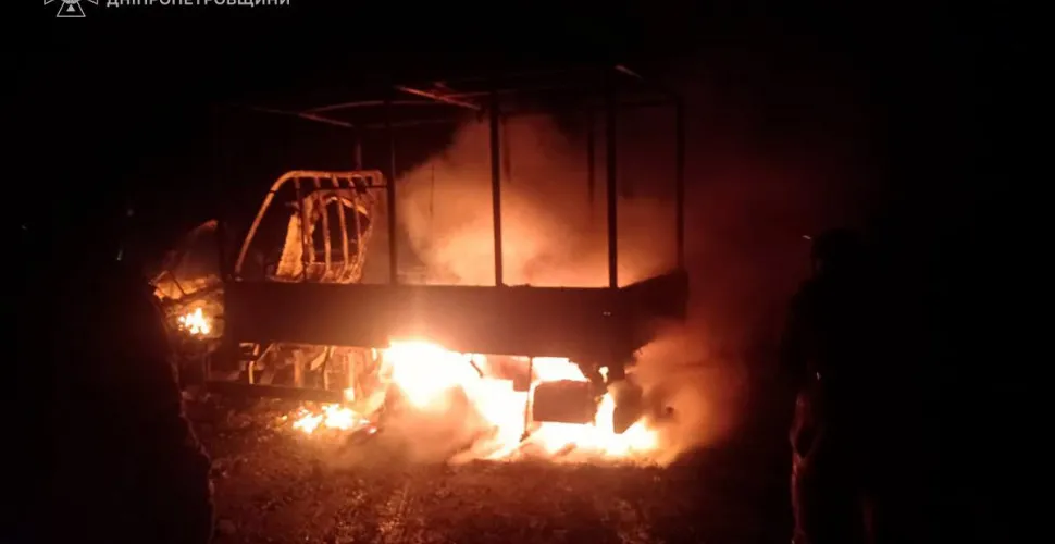 згоріла автівка від влучання дрону