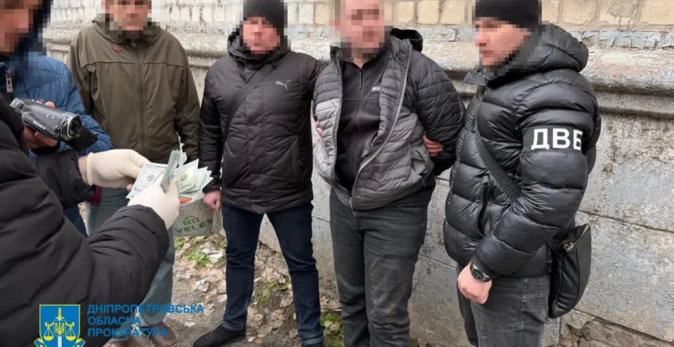 затримали поліцейського за хабар