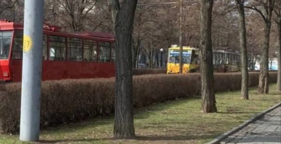 зупинка, трамвай, лінія живлення