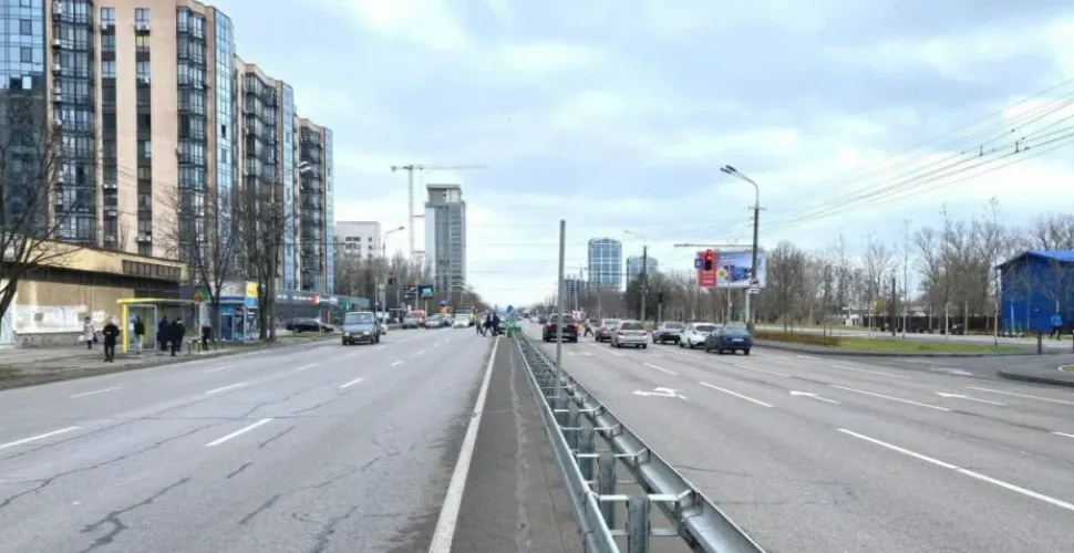 реконструкція, тролейбусна лінія, звуження, дорога, тротуар