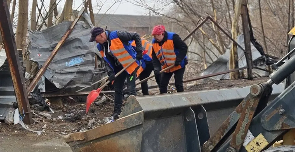 У Дніпрі ліквідують наслідки ворожої атаки