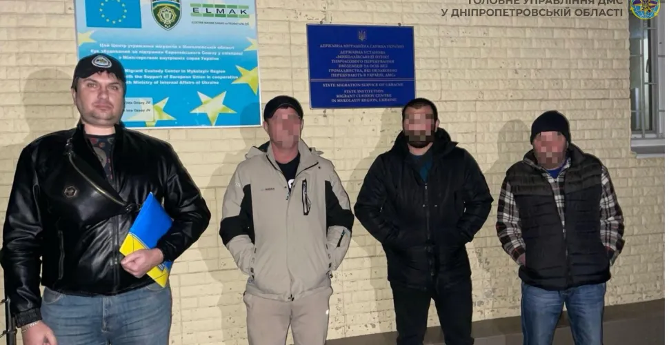 нелегали