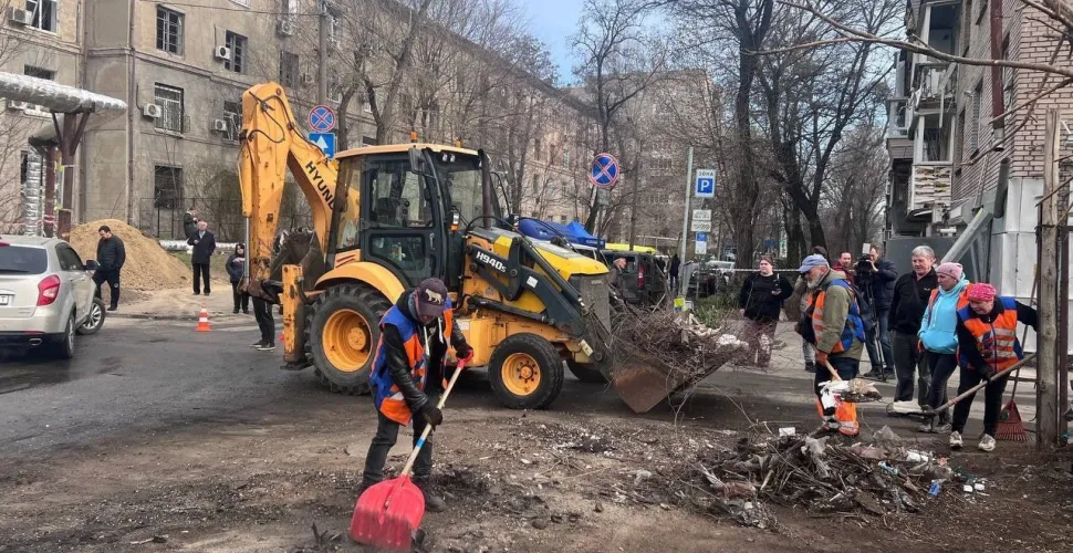 ліквідація наслідків ударів дронами по Дніпру