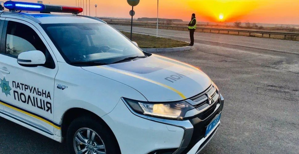 патрульні зупинили авто з наркотиками