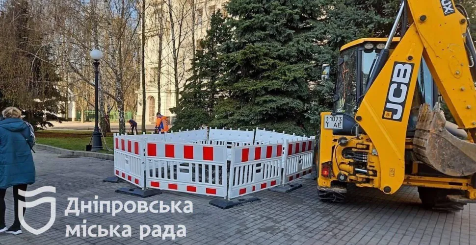 прибирання наслідків атаки у Дніпрі