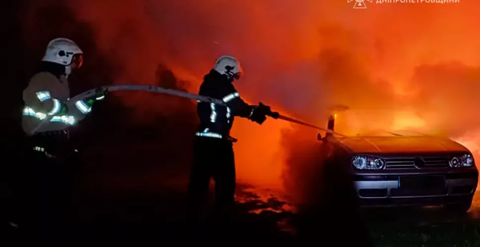  згорів легковик