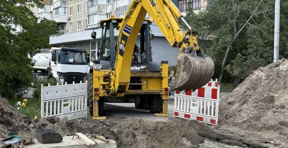 У Дніпрі триває реконструкція магістрального водоводу на Донецькому шосе