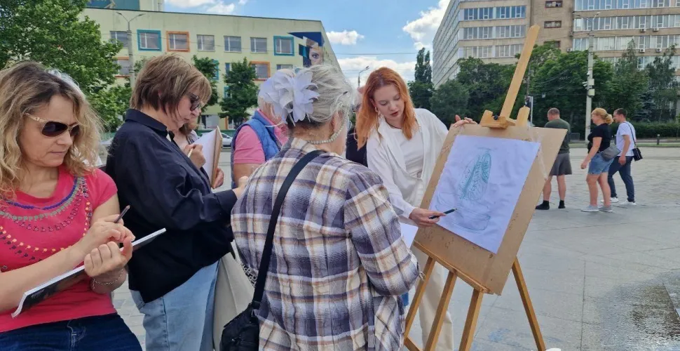 Майстер-клас із малювання просто неба відбувся у Дніпрі
