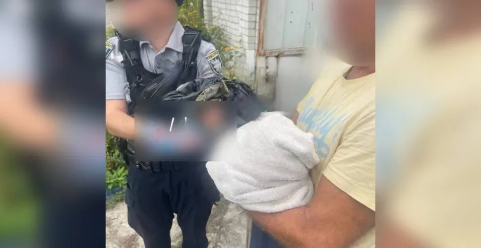 У Дніпрі знайшли новонароджену дитину в пакеті