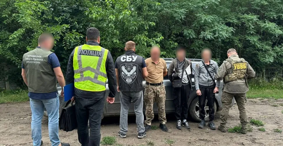 дав хабара прикордоннику, щоб виїхати у Молдову