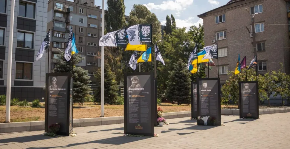 У Дніпрі на Слобожанському проспекті зʼявилася Алея Героїв
