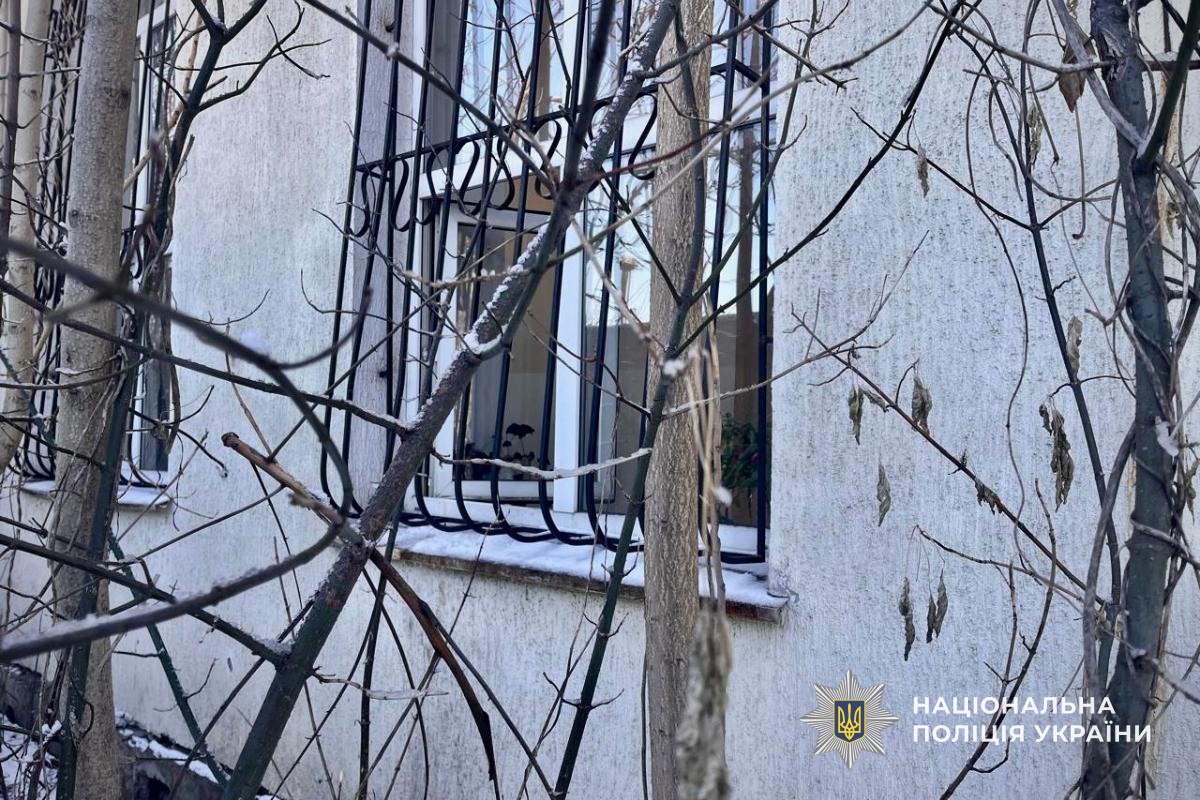 обкрадав будівлі залізниці