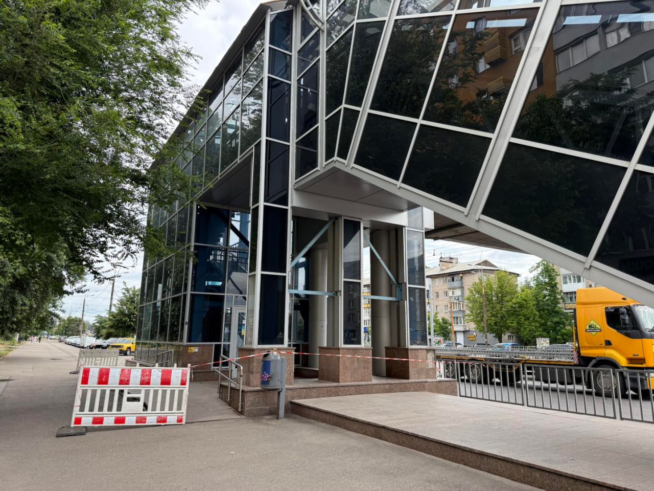 надземний перехід на Слобожанському проспекті