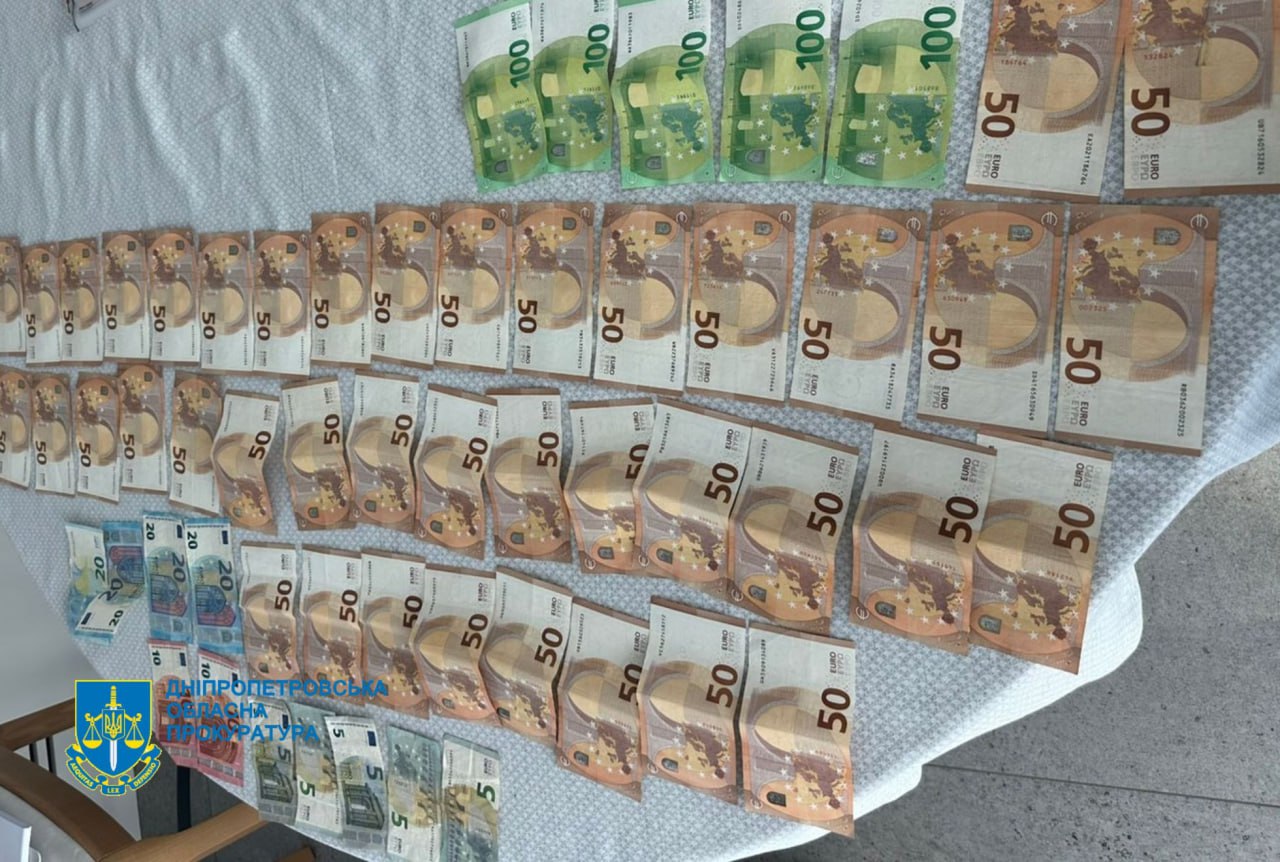 заробляли на будівництві укриттів