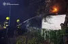 У Кривому Розі вогнеборці ліквідували масштабну пожежу в приватному секторі