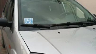 евакуювали авто, Олена Осадча, волонтерка з інвалідністю