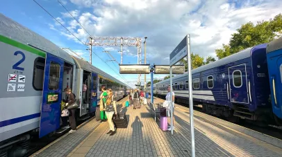 нові пасажирські поїзди на літо