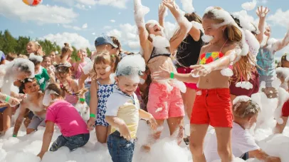 пляжна пінна вечірка, Дніпро, монастирський острів