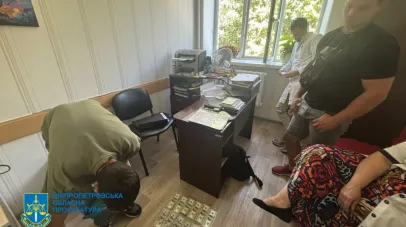 підробка документів для військовозобов'язаних, затримали лікарів у Дніпрі