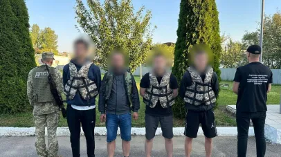 Пострілами зупинили групу чоловіків біля кордону, серед них – наш земляк