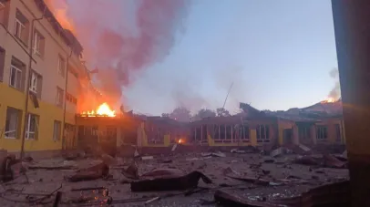 У Васильківці на Синельниківщині ворог атакував навчальний заклад: школа сильно понівечена (ФОТО ДСНС)