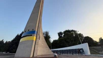На монументі Визволителям у Кам’янському відкрили Стіну пам’яті загиблих захисників