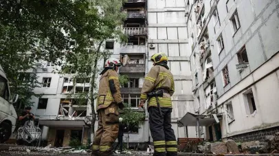У Дніпрі та Нікопольському районі ліквідують наслідки масованої атаки