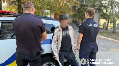 Вдарив ножем у груди жінку: у Самарівському районі поліцейські затримали підозрюваного