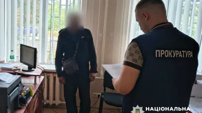 У Кам'янському районі затримали чоловіка за спричинення смерті матері  