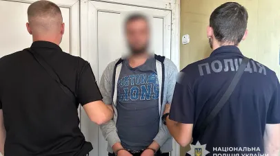 На Криворіжжі поліцейські затримали та повідомили про підозру чоловіку за умисне вбивство