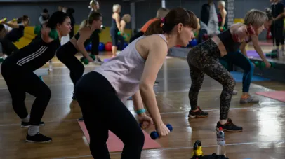 У Дніпрі переселенки, дружини захисників та ветеранів змагалися у фітнес-перегонах 