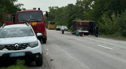 автобус потрапив в аварію