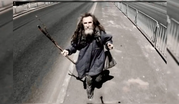 У Дніпрі встановлять мініскульптуру на честь дніпровського «Фореста Гампа»