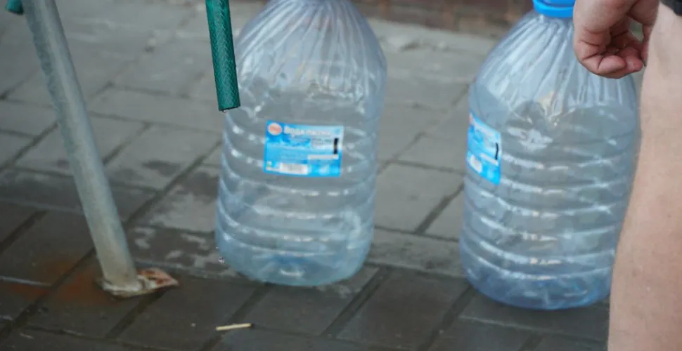 вода