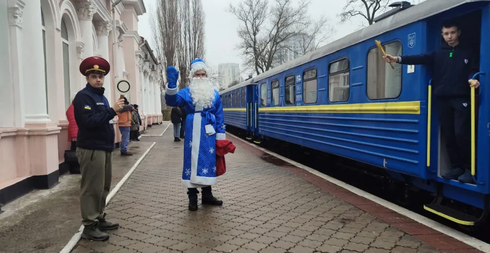 дитяча залізниця Дніпро, зимовий сезон, дитяча залізниця у парку Глоби