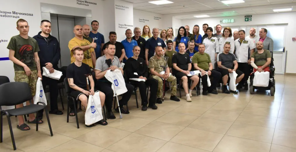 Олімпійці та захисники у лікарні ім. Мечникова